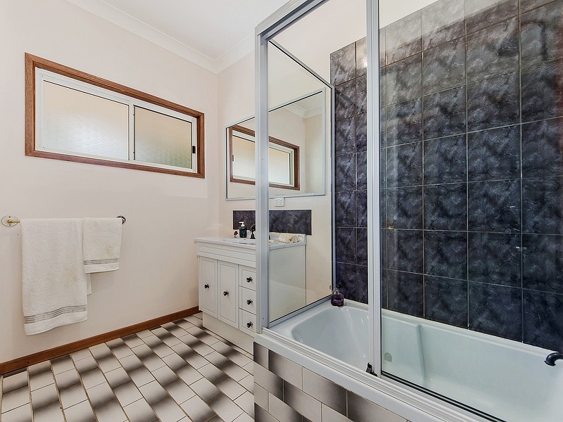 126 James Road, Pine Mountain QLD 4306