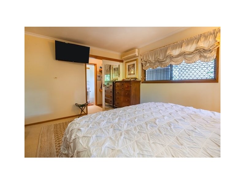 6 Oak Street, Bundamba QLD 4304