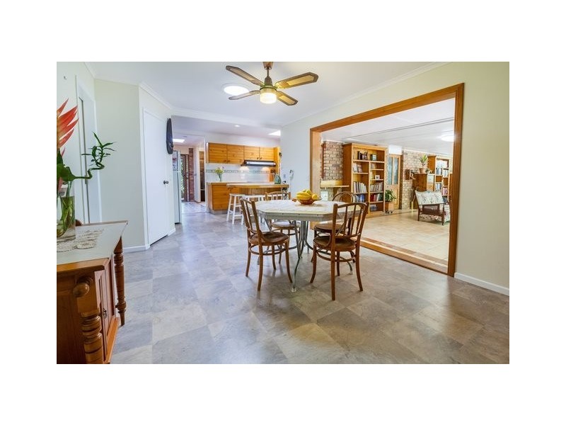 6 Oak Street, Bundamba QLD 4304