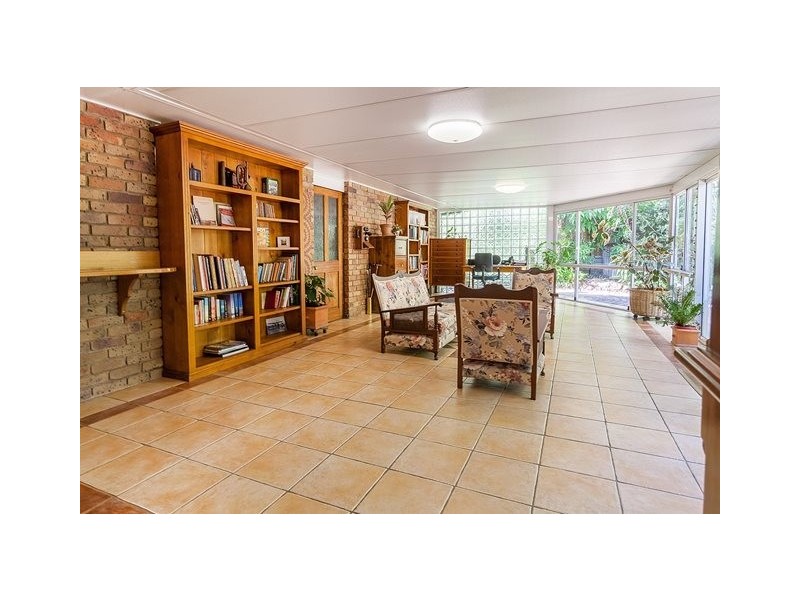 6 Oak Street, Bundamba QLD 4304