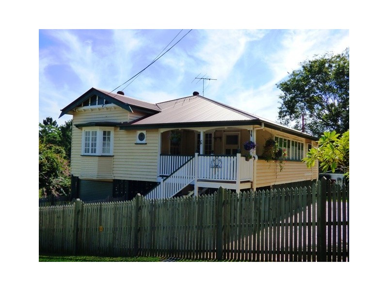 9 Torch Street, East Ipswich QLD 4305