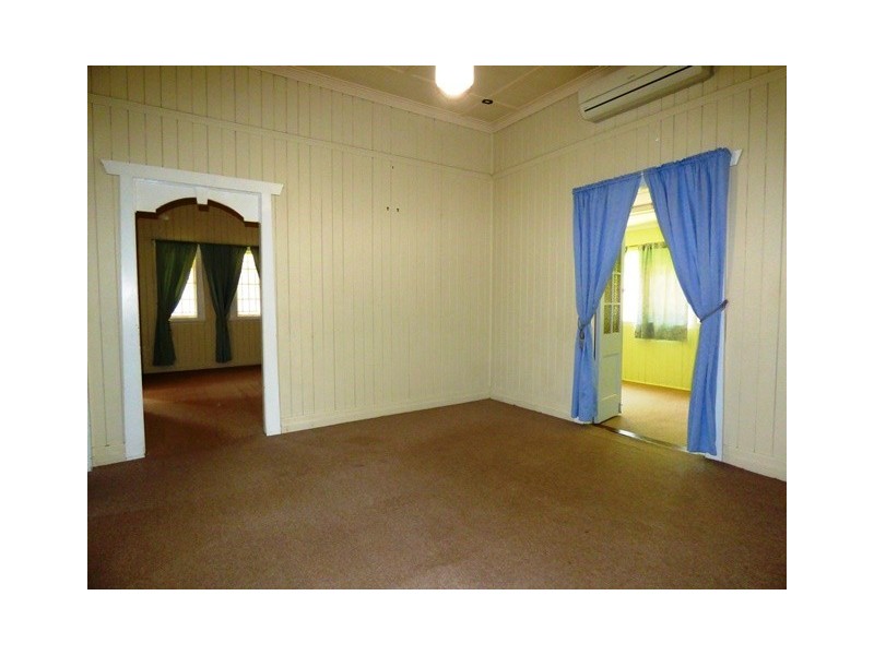 9 Torch Street, East Ipswich QLD 4305