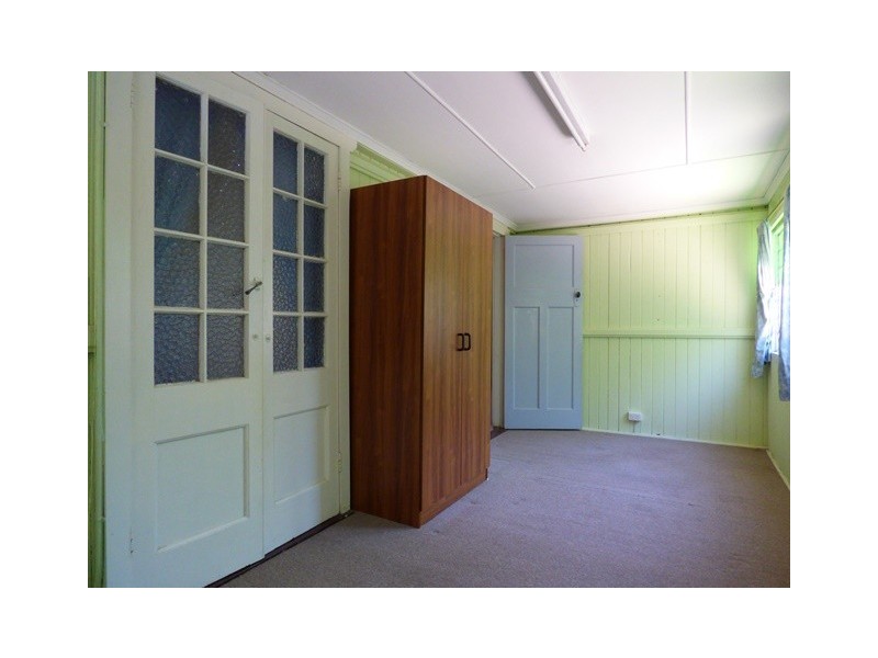 9 Torch Street, East Ipswich QLD 4305
