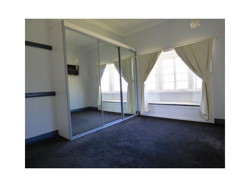 9 Torch Street, East Ipswich QLD 4305
