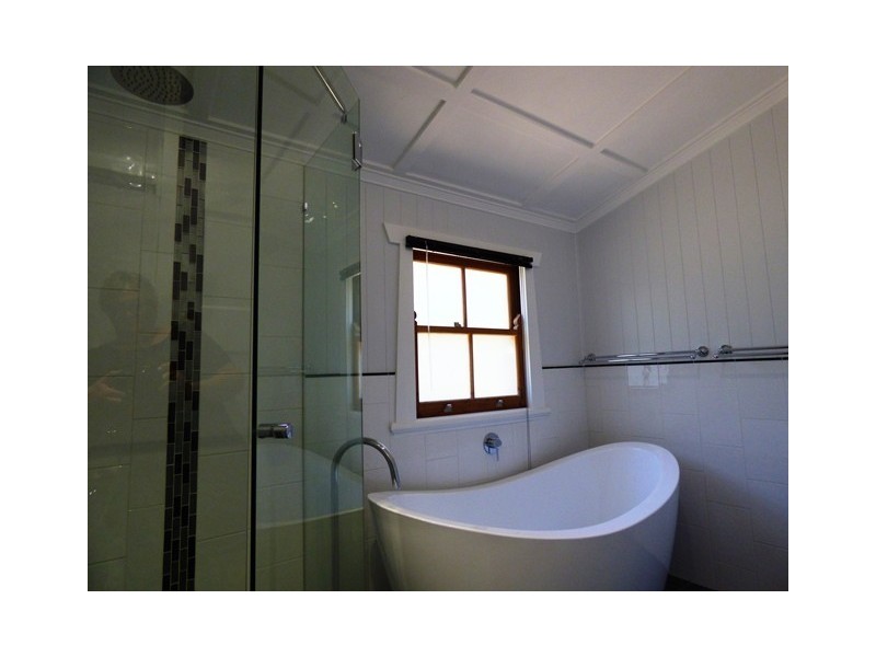 9 Torch Street, East Ipswich QLD 4305
