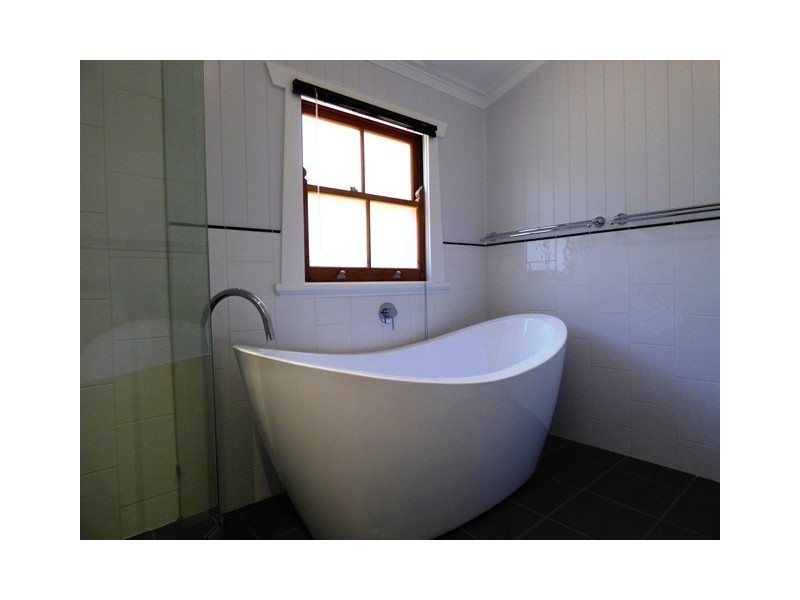 9 Torch Street, East Ipswich QLD 4305