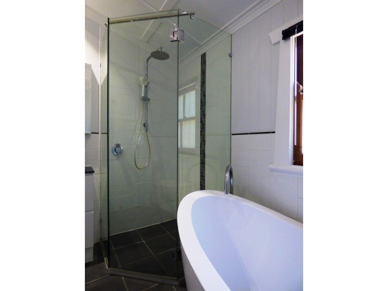 9 Torch Street, East Ipswich QLD 4305