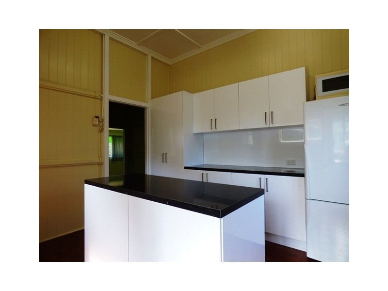 9 Torch Street, East Ipswich QLD 4305
