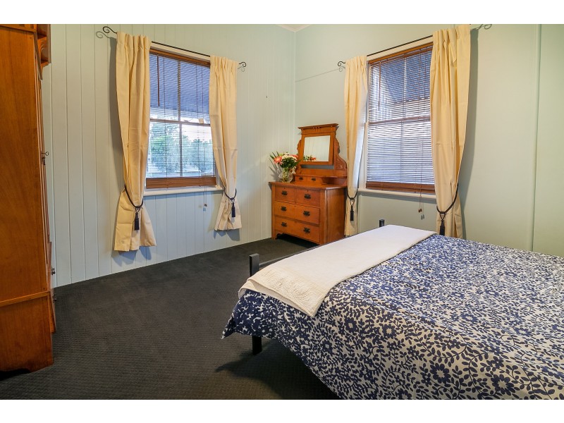 131 Thornton Street, Raceview QLD 4305