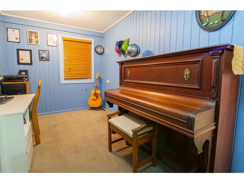 131 Thornton Street, Raceview QLD 4305