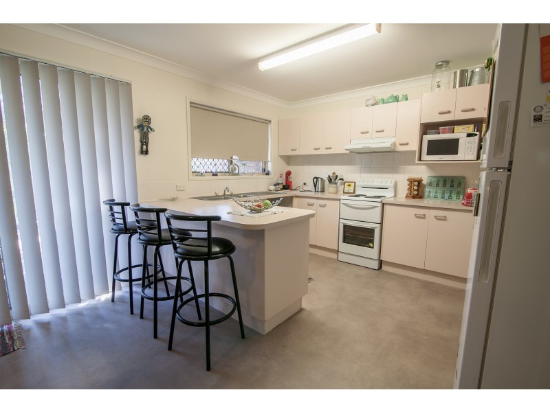 10 Iroquois Court, Brassall QLD 4305