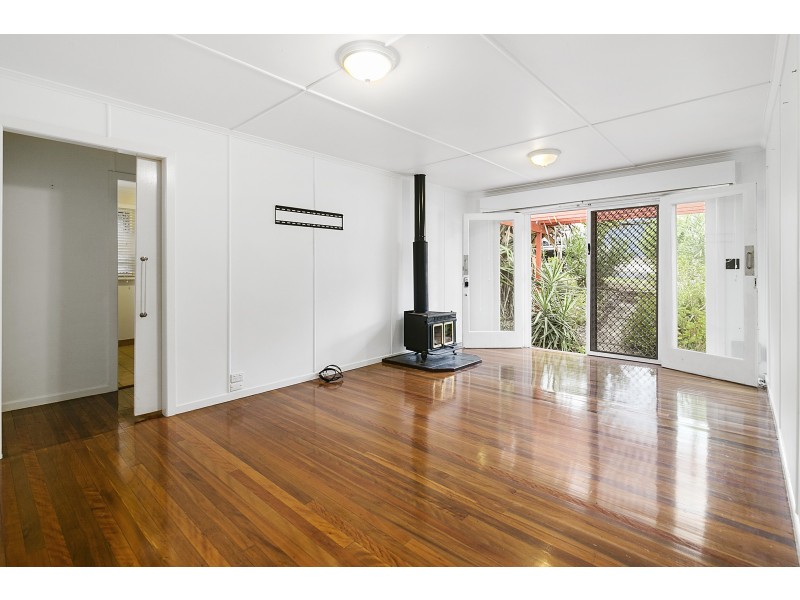 9 Pryde Street, Woodend QLD 4305