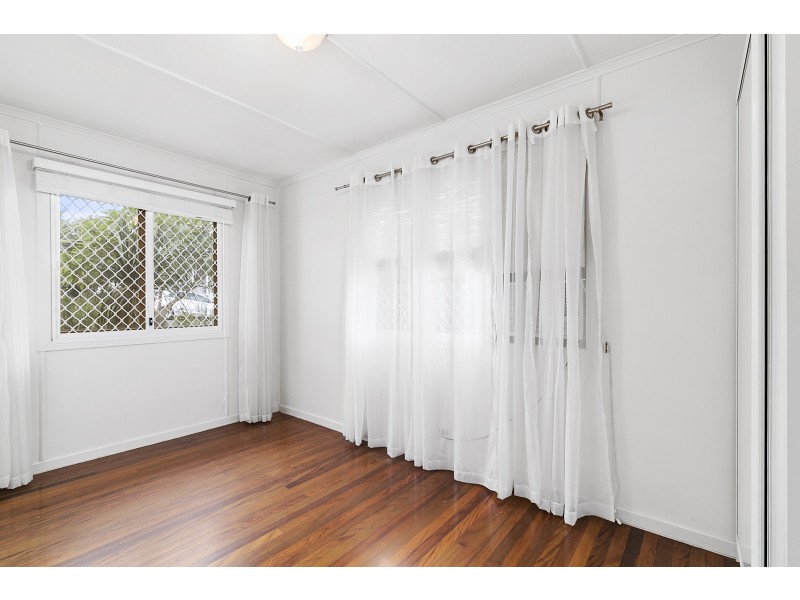 9 Pryde Street, Woodend QLD 4305