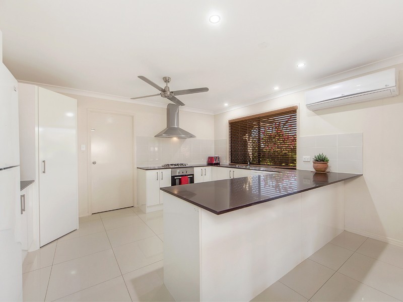 2 Bolingbroke Street East, Fernvale QLD 4306