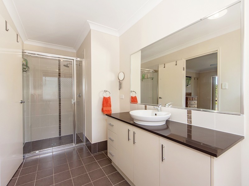 2 Bolingbroke Street East, Fernvale QLD 4306
