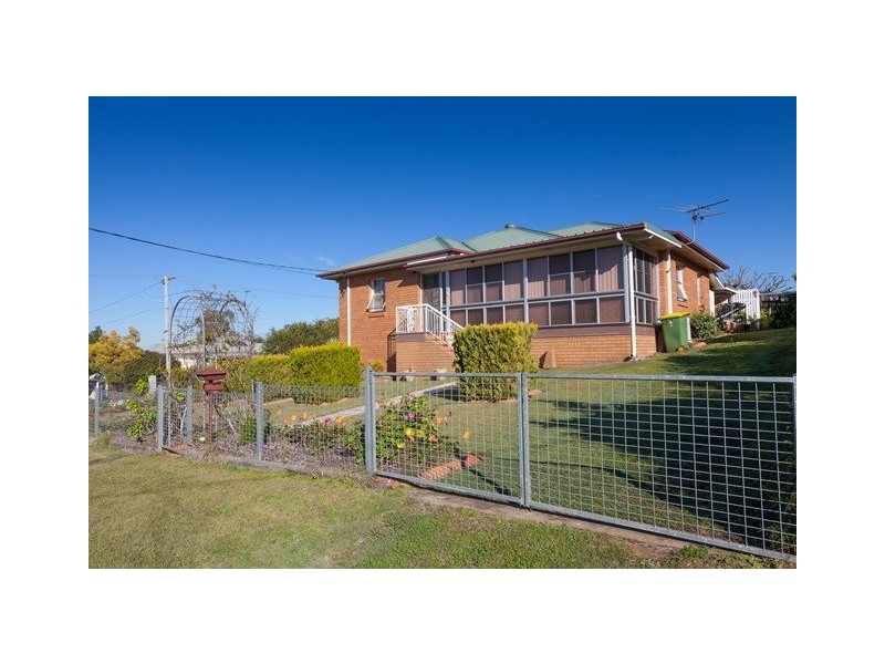 31 Dorothy Street, Silkstone QLD 4304