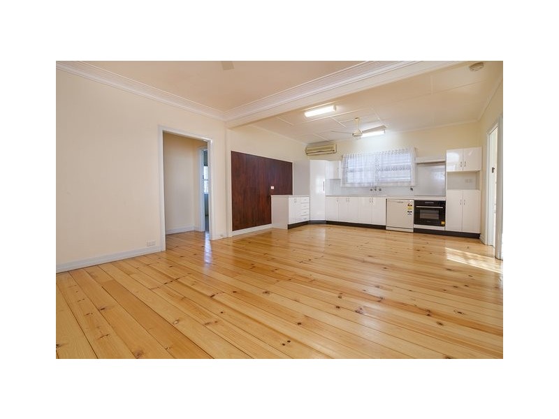31 Dorothy Street, Silkstone QLD 4304
