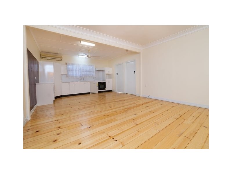 31 Dorothy Street, Silkstone QLD 4304