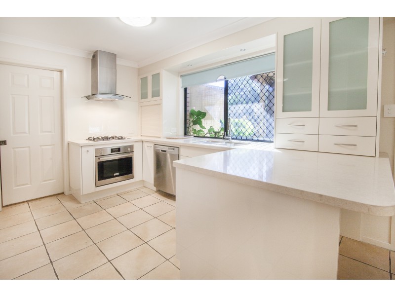 27 Dellvene Crescent, Rosewood QLD 4340