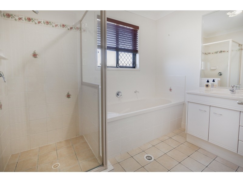 27 Dellvene Crescent, Rosewood QLD 4340