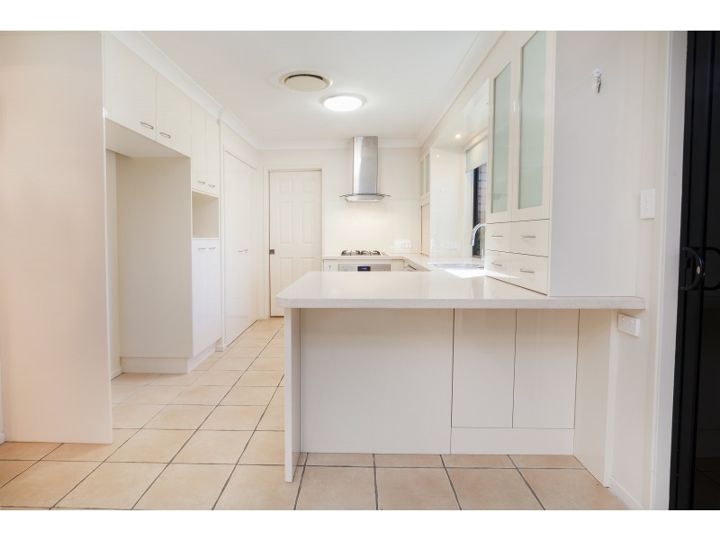 27 Dellvene Crescent, Rosewood QLD 4340