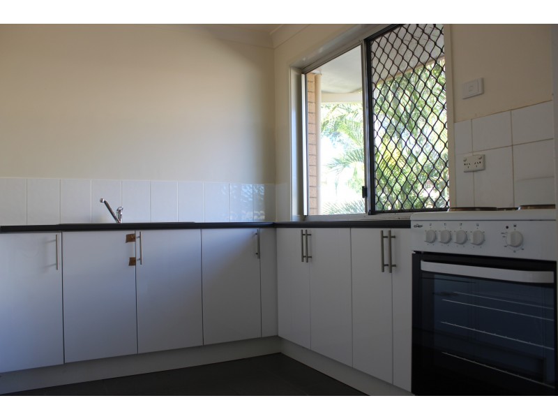 8 Earl Street, Dinmore QLD 4303