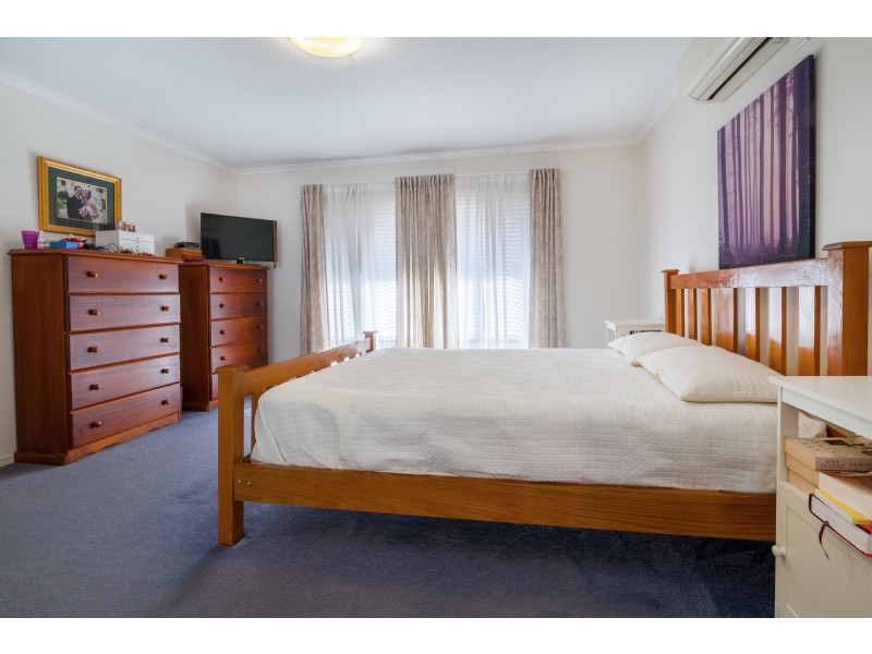 2 Appaloosa Place, Pine Mountain QLD 4306