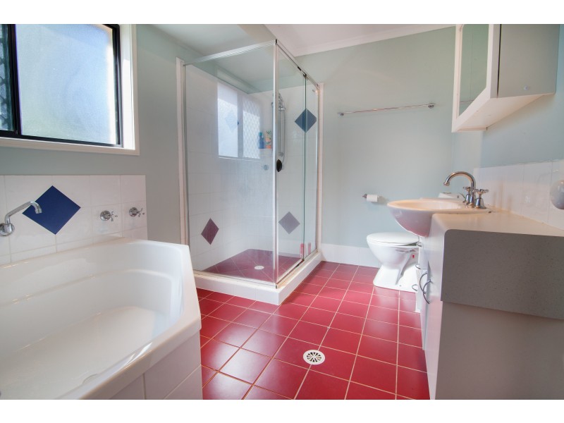 2 Appaloosa Place, Pine Mountain QLD 4306