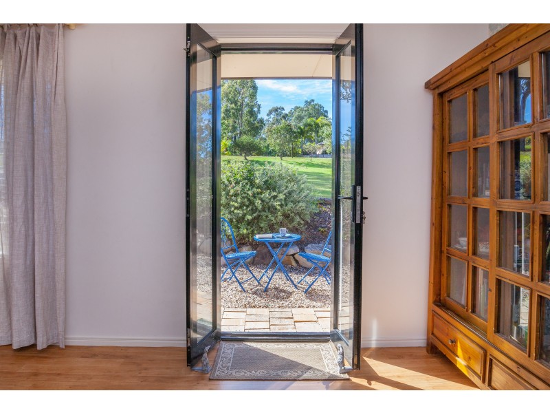 2 Appaloosa Place, Pine Mountain QLD 4306