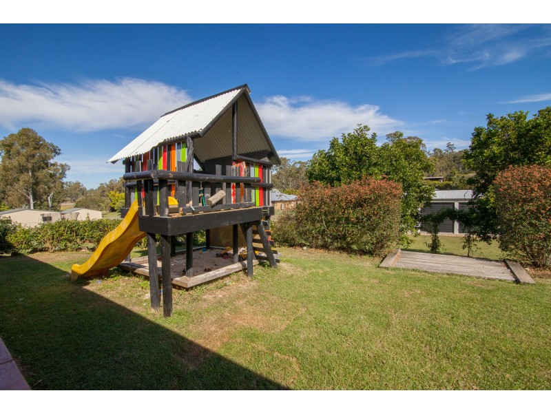 2 Appaloosa Place, Pine Mountain QLD 4306