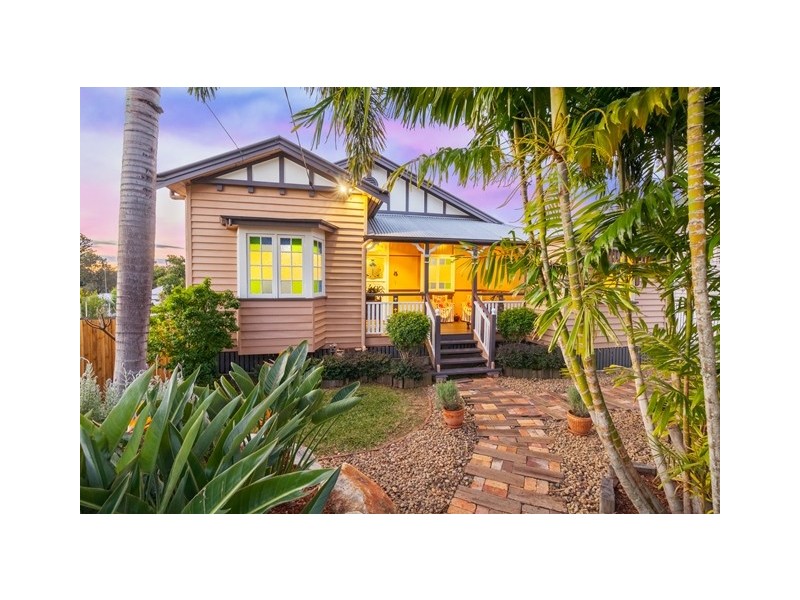 2 Fifer Street, Eastern Heights QLD 4305