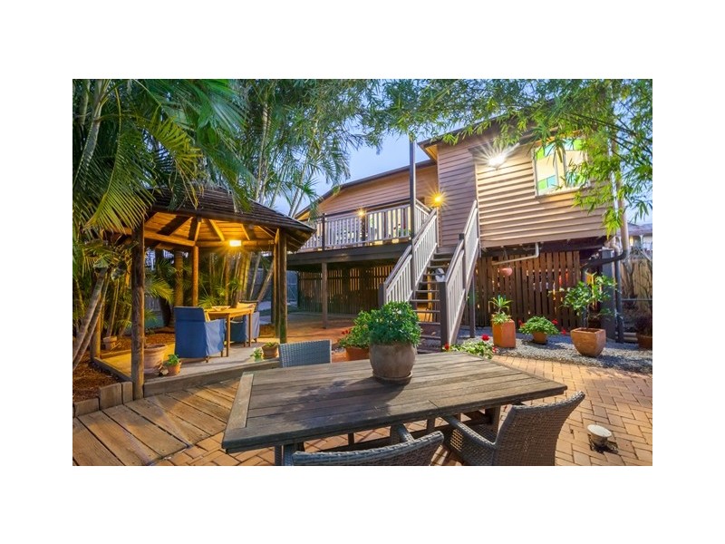 2 Fifer Street, Eastern Heights QLD 4305