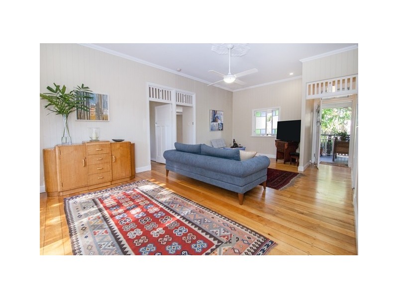 2 Fifer Street, Eastern Heights QLD 4305