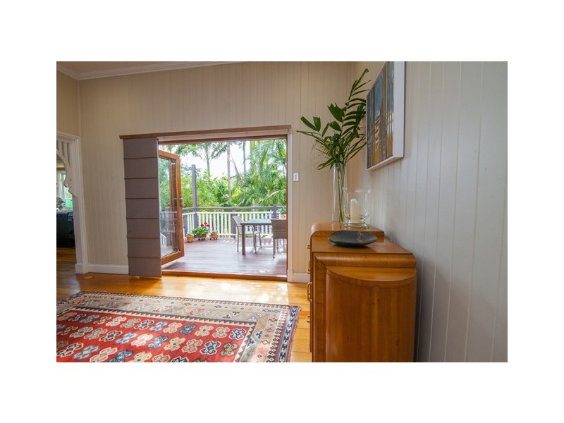 2 Fifer Street, Eastern Heights QLD 4305