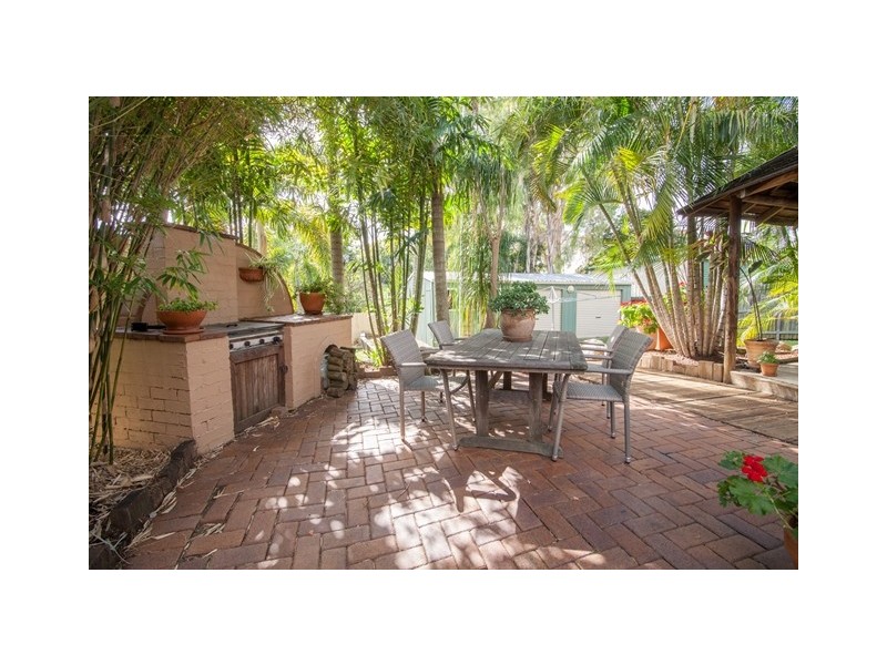 2 Fifer Street, Eastern Heights QLD 4305