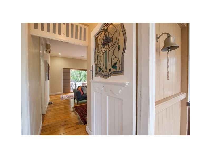 2 Fifer Street, Eastern Heights QLD 4305