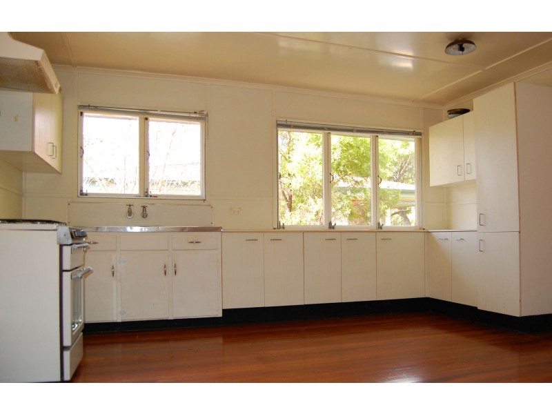 44 Baillieston Street, Leichhardt QLD 4305