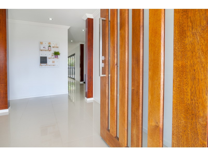 5 Dior Place, Wulkuraka QLD 4305