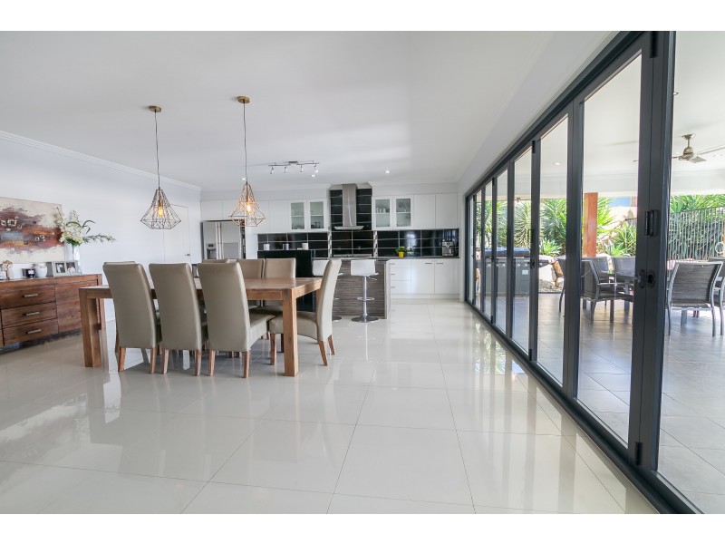 5 Dior Place, Wulkuraka QLD 4305