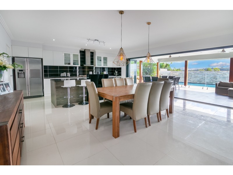 5 Dior Place, Wulkuraka QLD 4305