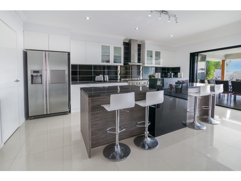 5 Dior Place, Wulkuraka QLD 4305