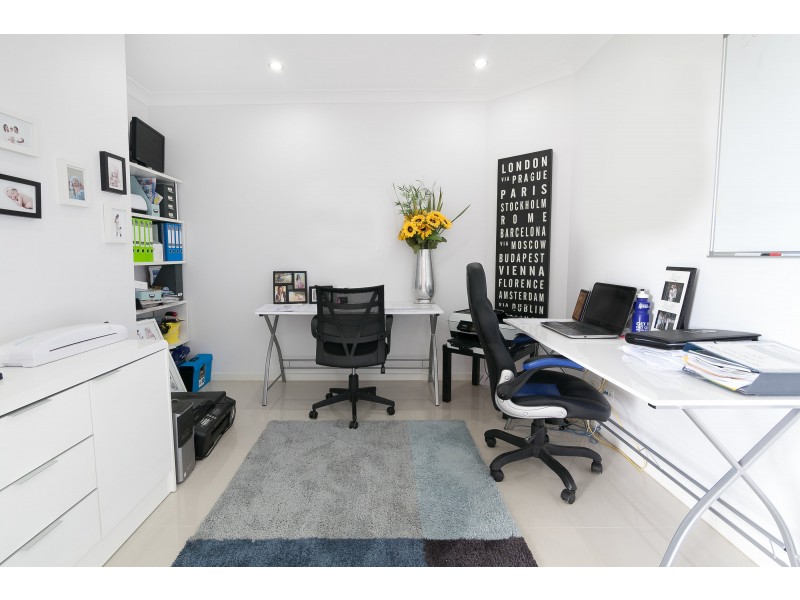 5 Dior Place, Wulkuraka QLD 4305