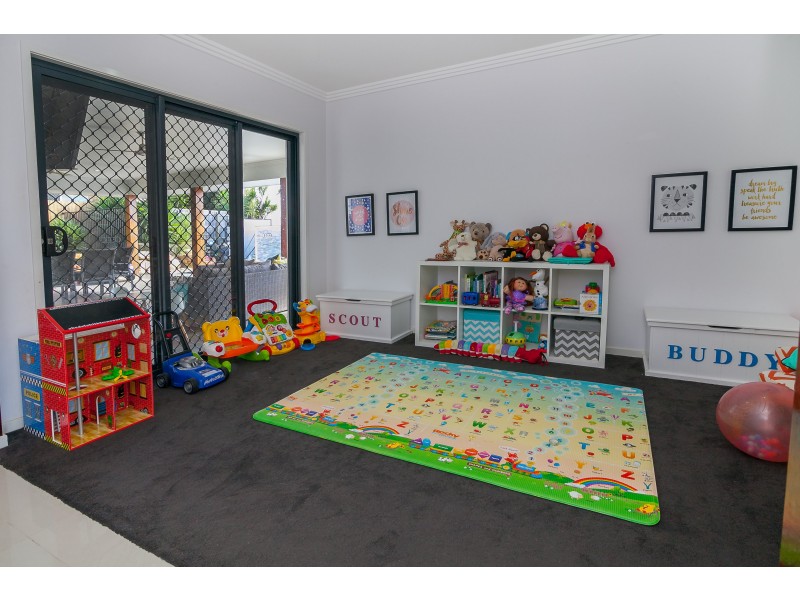 5 Dior Place, Wulkuraka QLD 4305