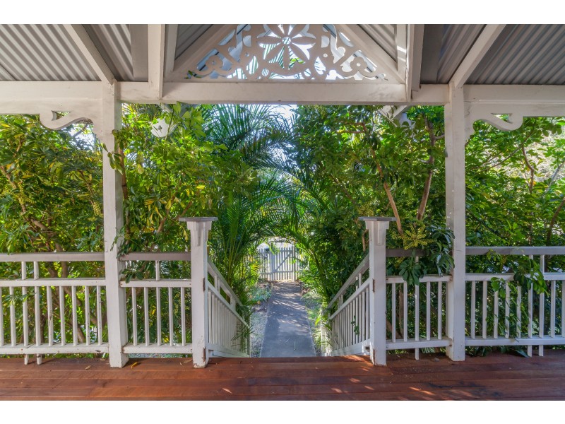 89a South Station Road, Silkstone QLD 4304