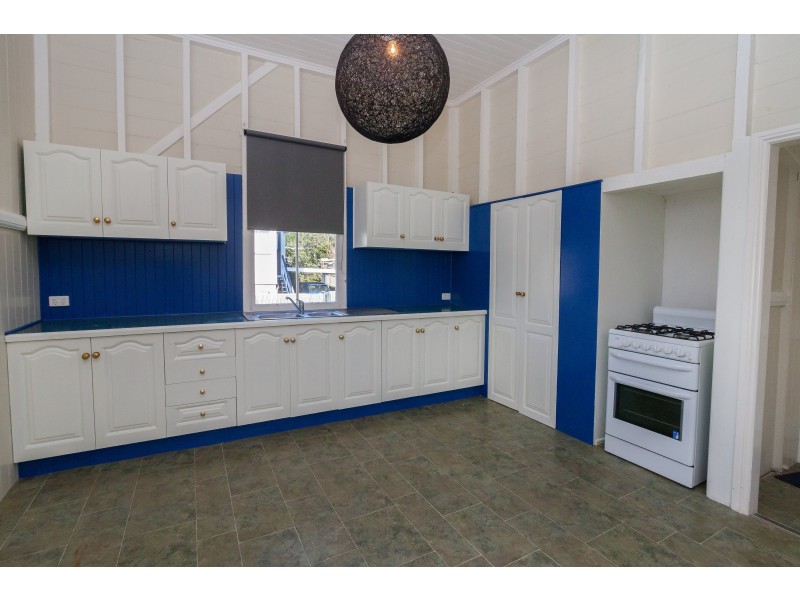 89a South Station Road, Silkstone QLD 4304