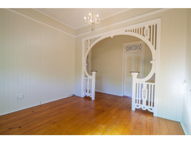 89a South Station Road, Silkstone QLD 4304