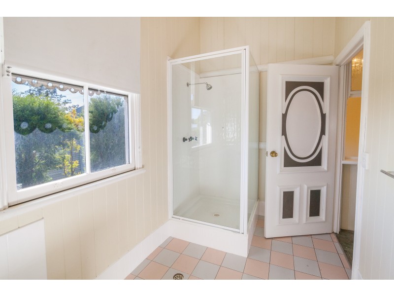 89a South Station Road, Silkstone QLD 4304