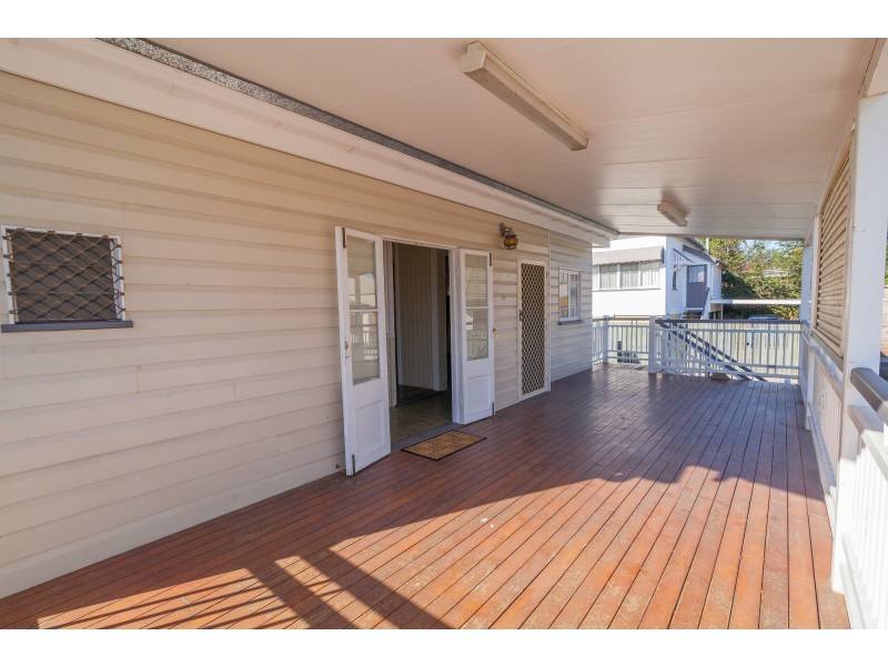 89a South Station Road, Silkstone QLD 4304