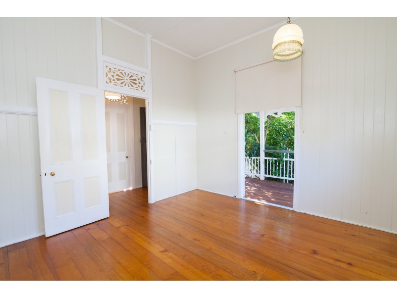 89a South Station Road, Silkstone QLD 4304