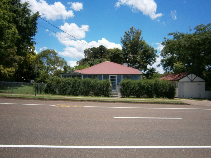 53 Glebe Road, Newtown QLD 4305